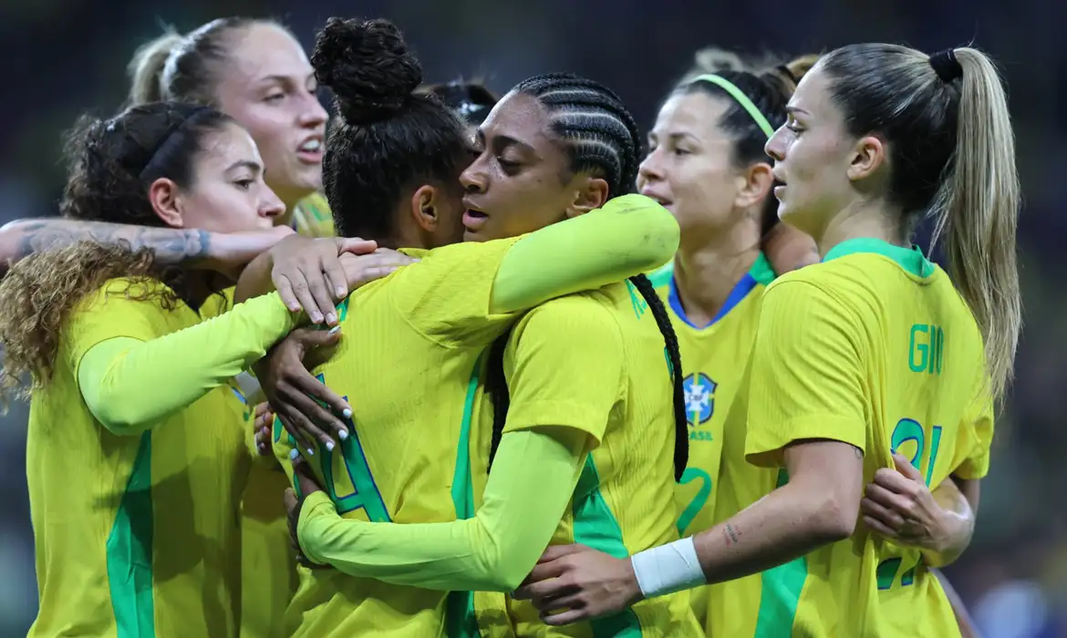 Seleção feminina encara Estados Unidos esta noite em São Paulo